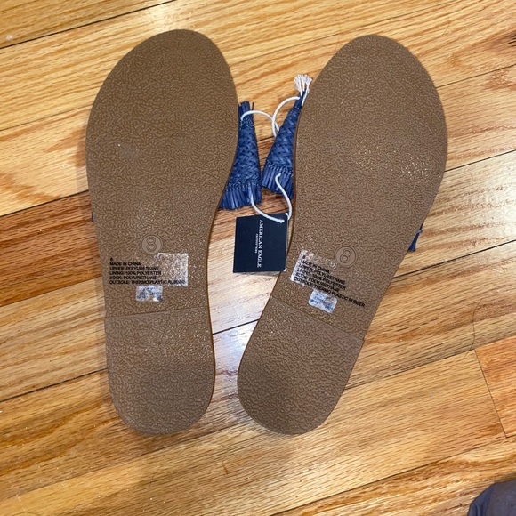 AEO - sandals - Picture 2 of 3